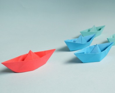 paper boats leader